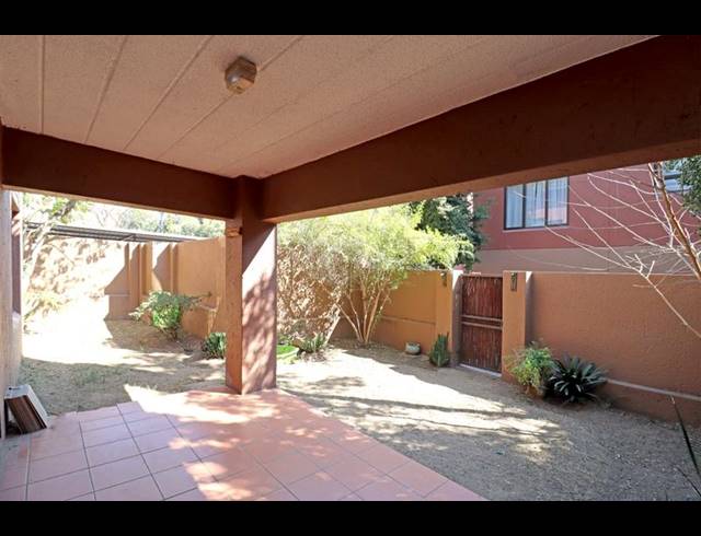 2 BEDROOM TOWNHOUSE FOR SALE IN MAGALIESSIG